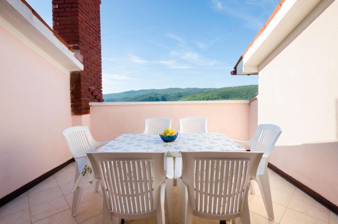 Apartments Slavica Rabac Buitenkant foto